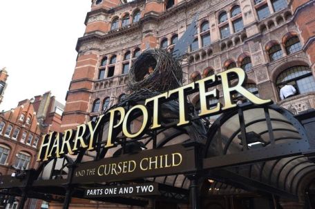 Harry-Potter-and-the-cursed-child-in-London.jpg